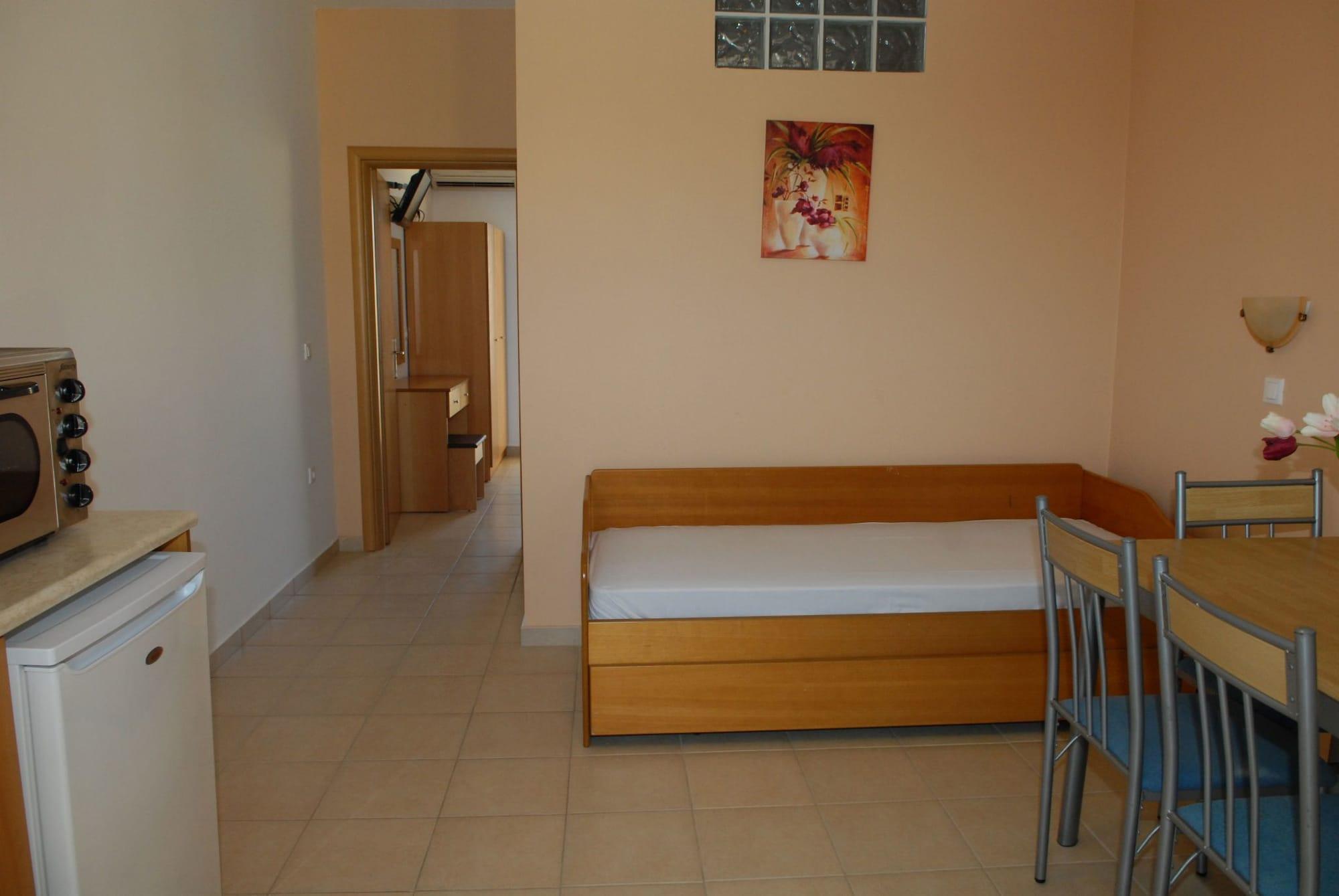 Barbie Hotel Apartments Jaliszósz Kültér fotó