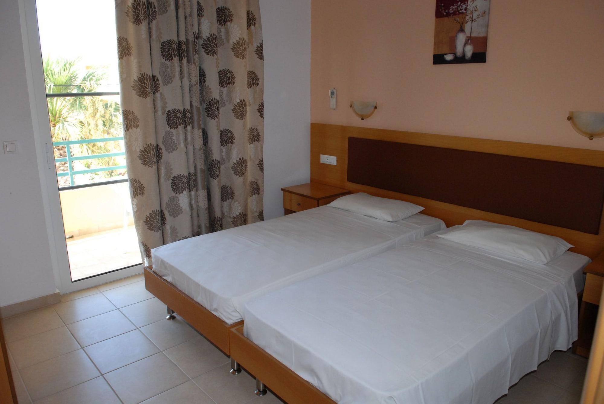 Barbie Hotel Apartments Jaliszósz Kültér fotó