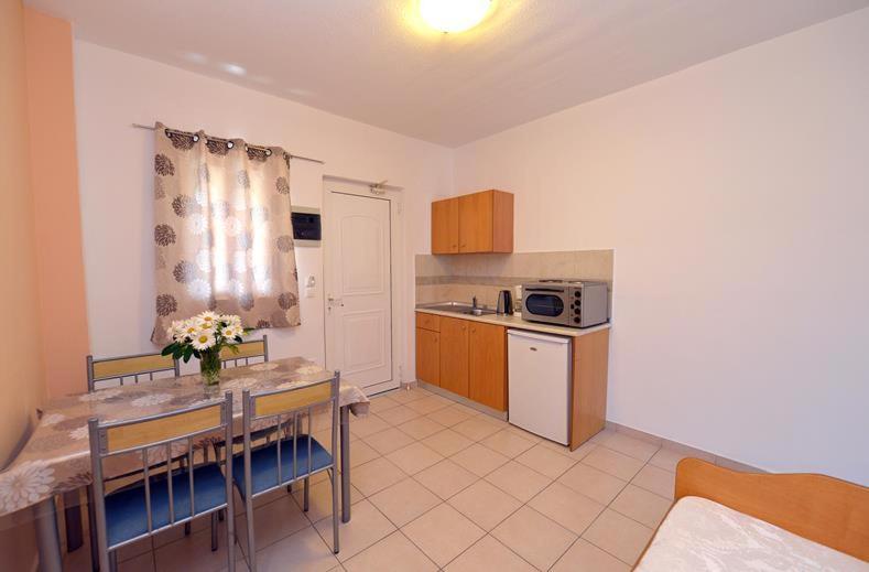 Barbie Hotel Apartments Jaliszósz Kültér fotó