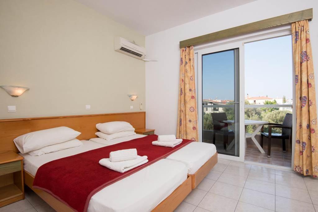 Barbie Hotel Apartments Jaliszósz Kültér fotó
